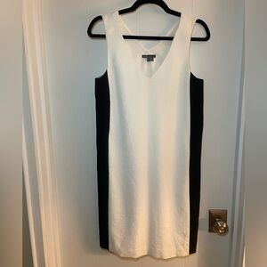 VINCE White & Black Colorblock Shift Dress Size Small